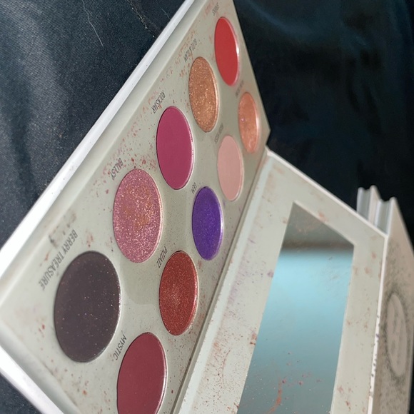 4 Morphe x Jocelyn Hill eyeshadow pallet - Picture 5 of 7